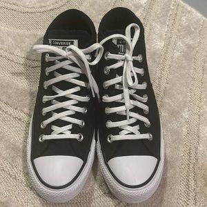 Brand New Never Worn Womens Converse Mid Rise Shoes